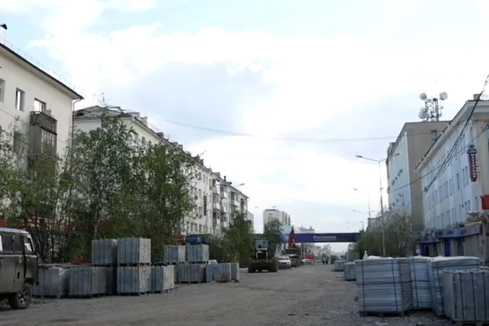 Зона пр 1. Якутск улицы. Проспект Ленина Якутск после реставрации. Проспект Ленина 3/1 Якутск. Проспект Ленина 23 Якутск фото.