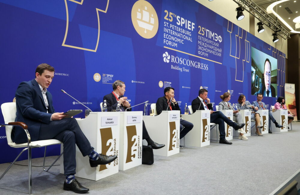 Инвестиционный потенциал Якутии представит Айсен Николаев на ПМЭФ-2022