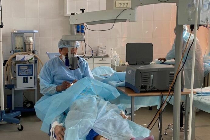 Офтальмологи провели 36 операций в отдаленном Жиганском районе