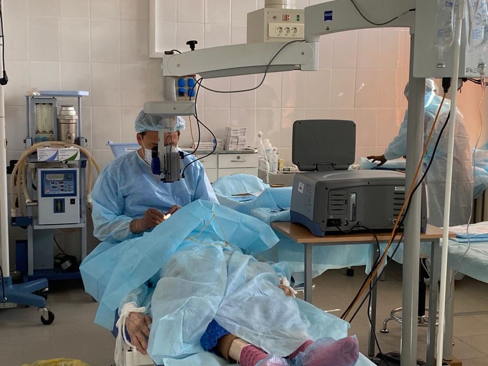 Офтальмологи провели 36 операций в отдаленном Жиганском районе