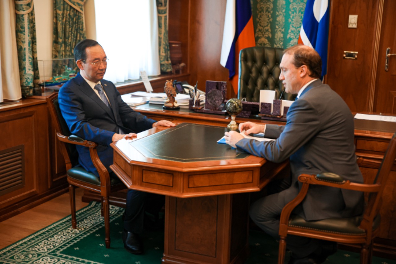 Строительство малой АЭС в Усть-Янском районе обсудили глава Якутии и президент «Русатом Оверсиз»