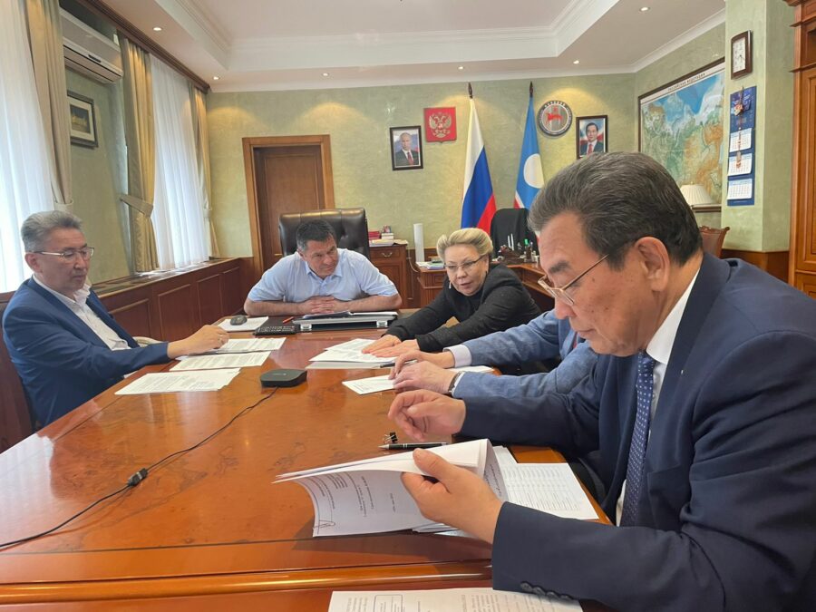 Правительство Якутии разрабатывает предложения в проект закона о северном завозе