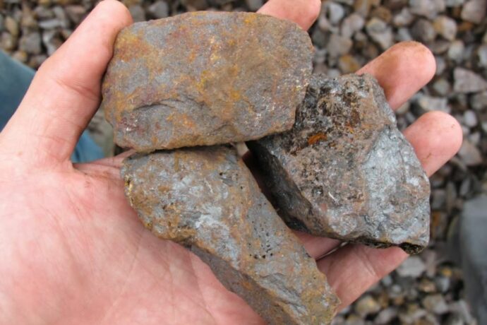 На месторождении в Якутии нарастят добычу высокотехнологичной руды