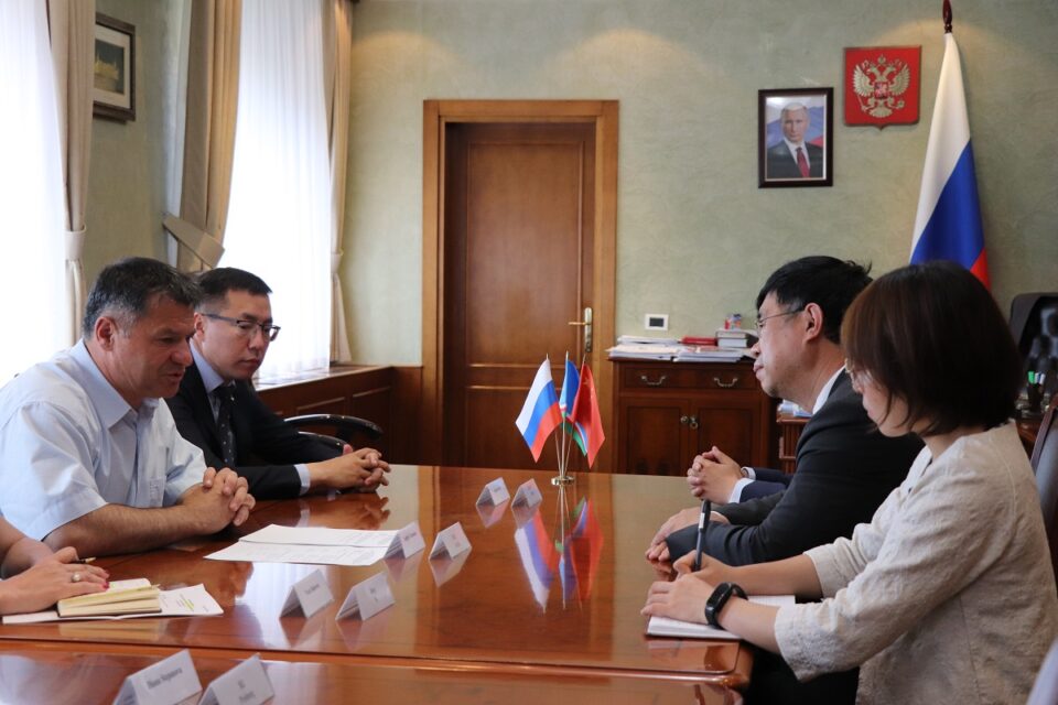 Генконсул Китая выразил заинтересованность в расширении торговых отношений с Якутией