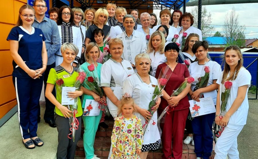 Коллектив компании «Железные дороги Якутии» поздравил сотрудников медицинской службы