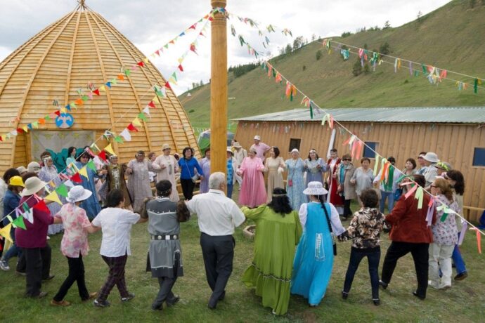 Трёх победителей конкурса сказителей осуохая определят на Ысыахе Туймаады в Якутии