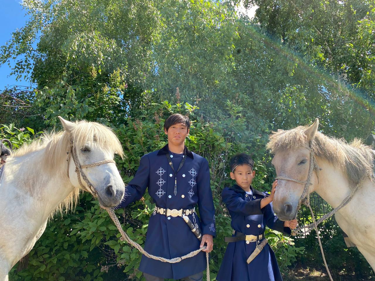 К конному походу Дугуйдана Винокурова из Оймякона в Москву присоединился его 9-летний сын