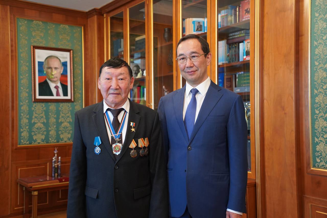 Байнапасов тургун герой труда. Известные люди якутии. Герои социалистического труда мегино-кангаласского улуса. Герои труда якутии. Мүрү эбэ.