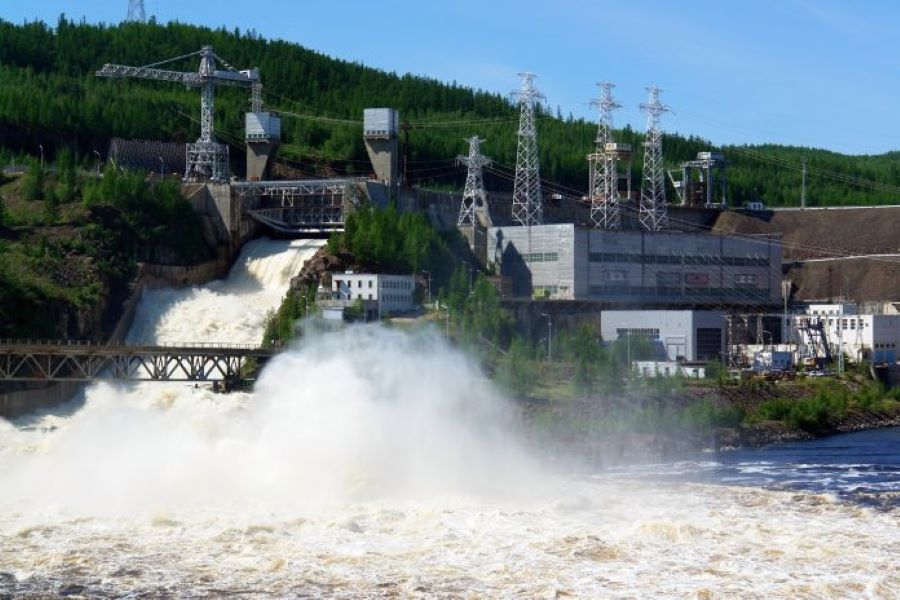 Судоходные попуски воды с Вилюйского водохранилища начнут в Якутии