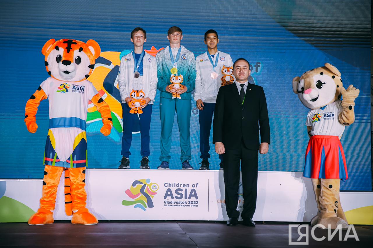 Призеров игр «Дети Азии-2022» из Якутии наградили во Владивостоке