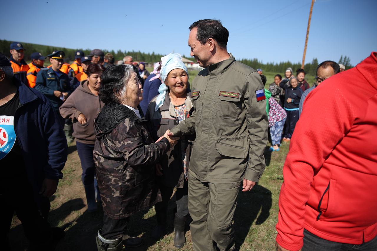 Глава Якутии заверил, что все пострадавшие от паводка в Верхоянском районе получат выплаты