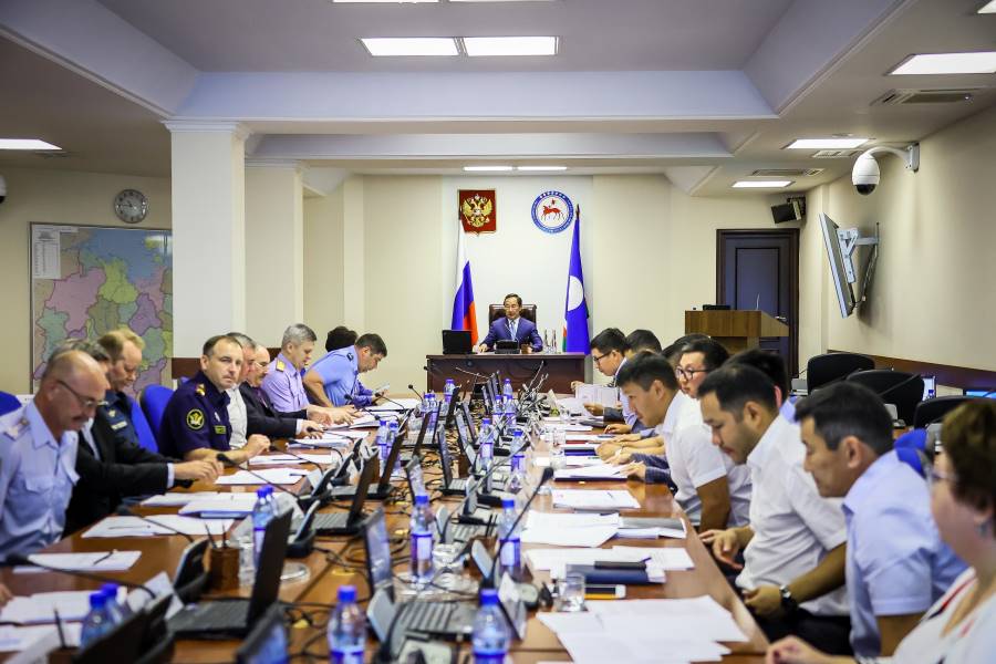 Айсен Николаев провел координационное совещание по обеспечению правопорядка