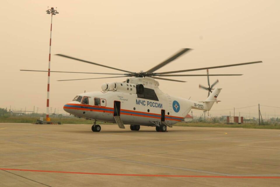 Вертолёт МЧС России доставит более 126 тысяч тонн грузов в Верхоянский район