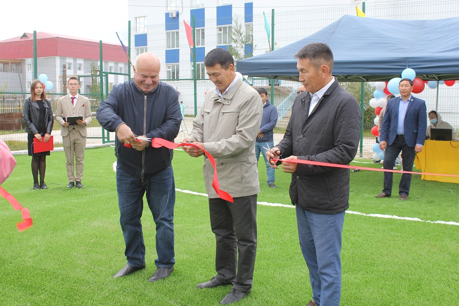 В Хангаласском районе Якутии открыли спортивные площадки в рамках нацпроекта «Образование»