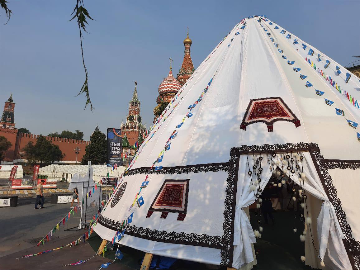 Выставка «Якутская лошадь: история и традиции» представлена на фестивале в Москве
