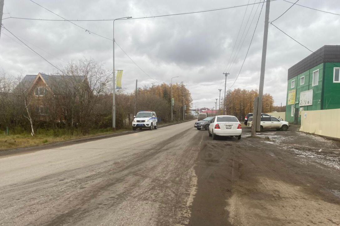 Пешехода госпитализировали после наезда автомобиля в Нюрбинском районе Якутии