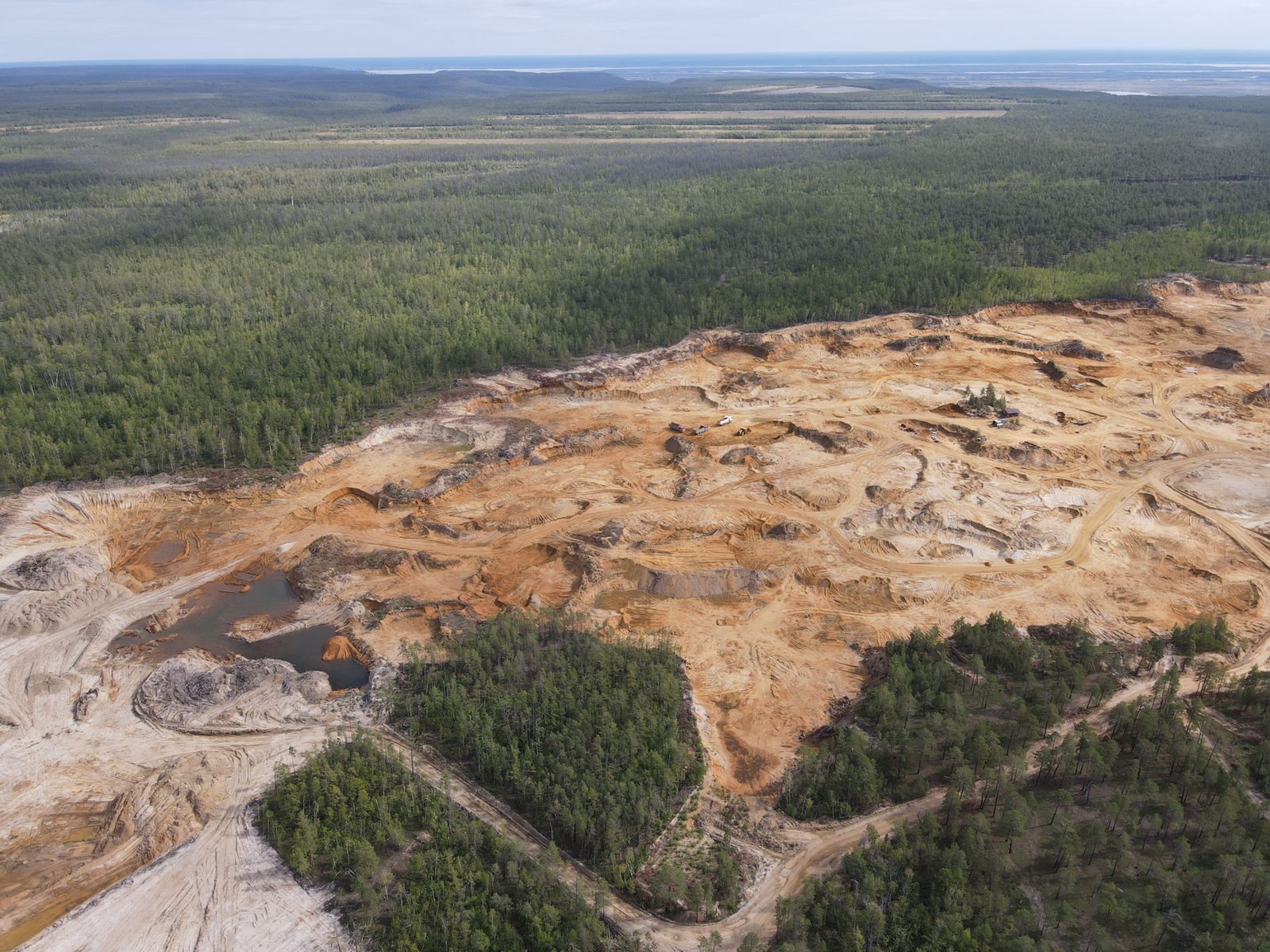 Незаконную добычу песка на сумму 2,3 млн рублей пресекли в Якутии