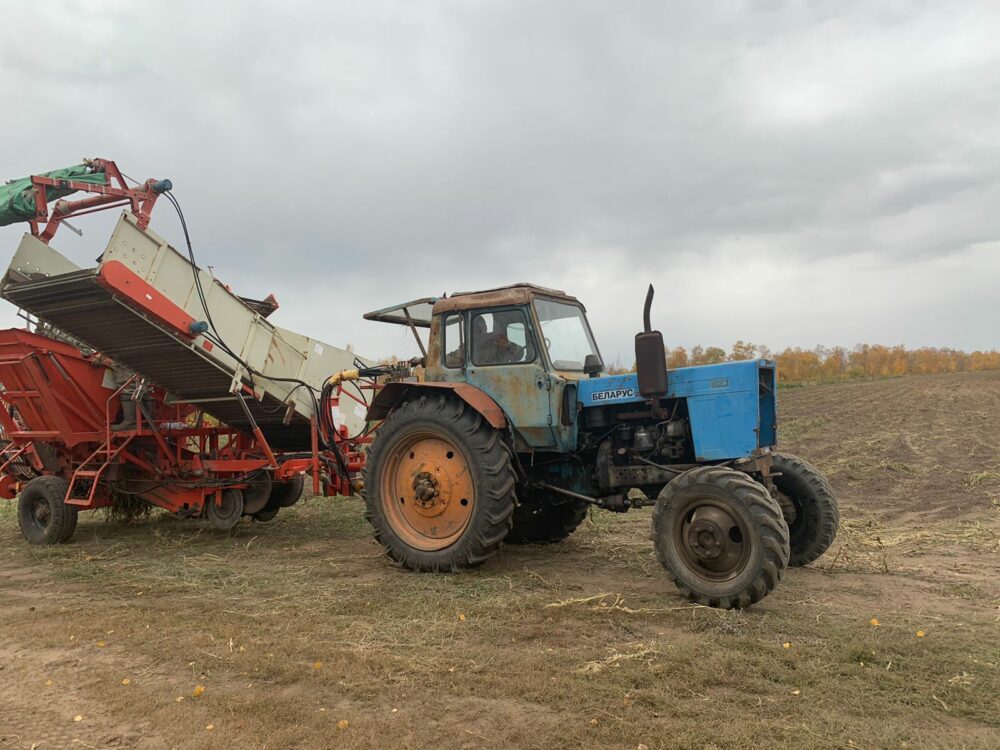 Аграрии Хангаласского района Якутии перевыполняют план по кормозаготовке