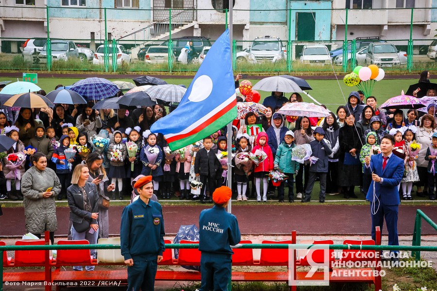 Андрей Тарасенко отметил важность патриотического воспитания в школах