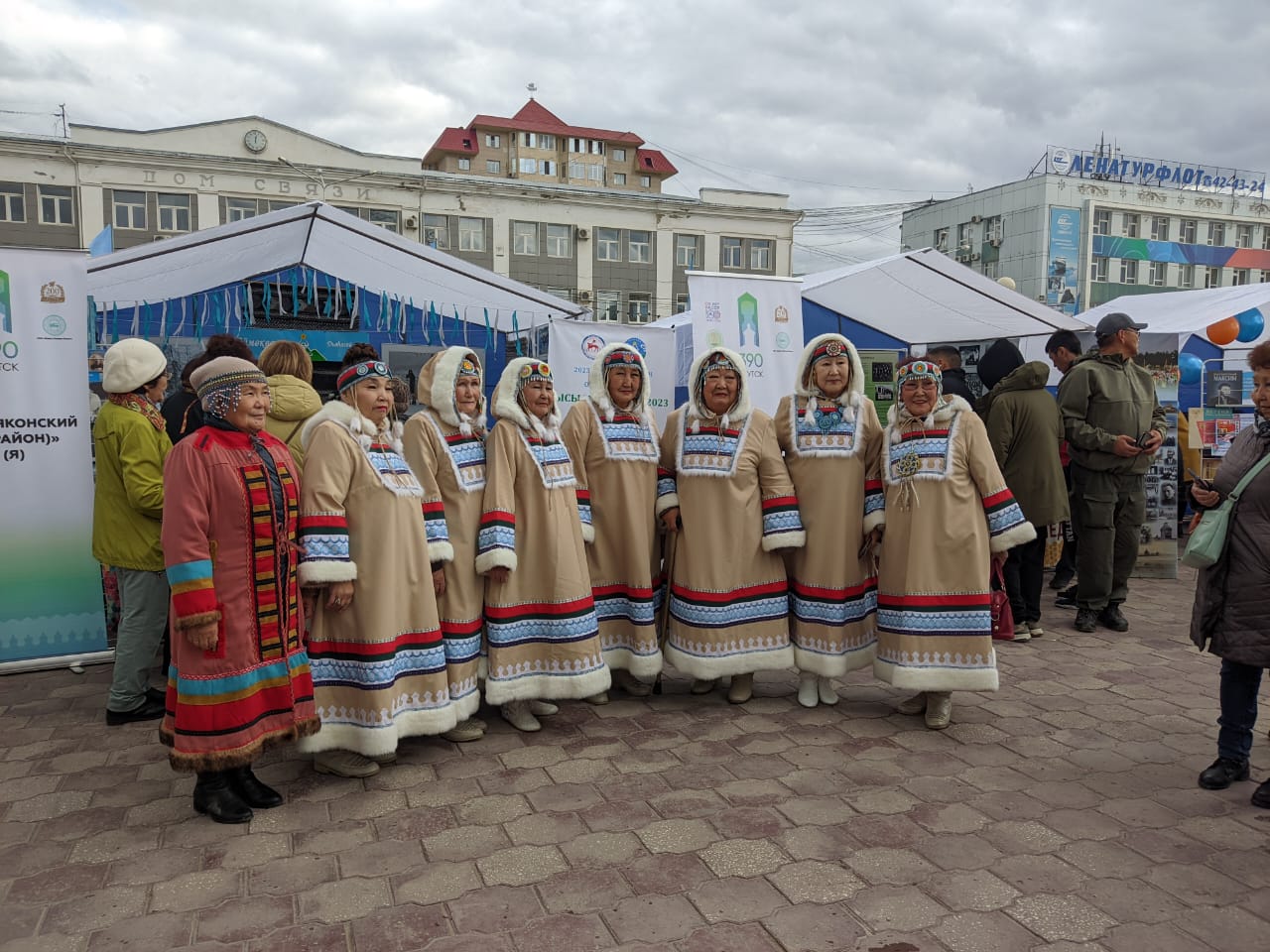 Выставка «Любовь к столице» состоялась в Якутске в День города
