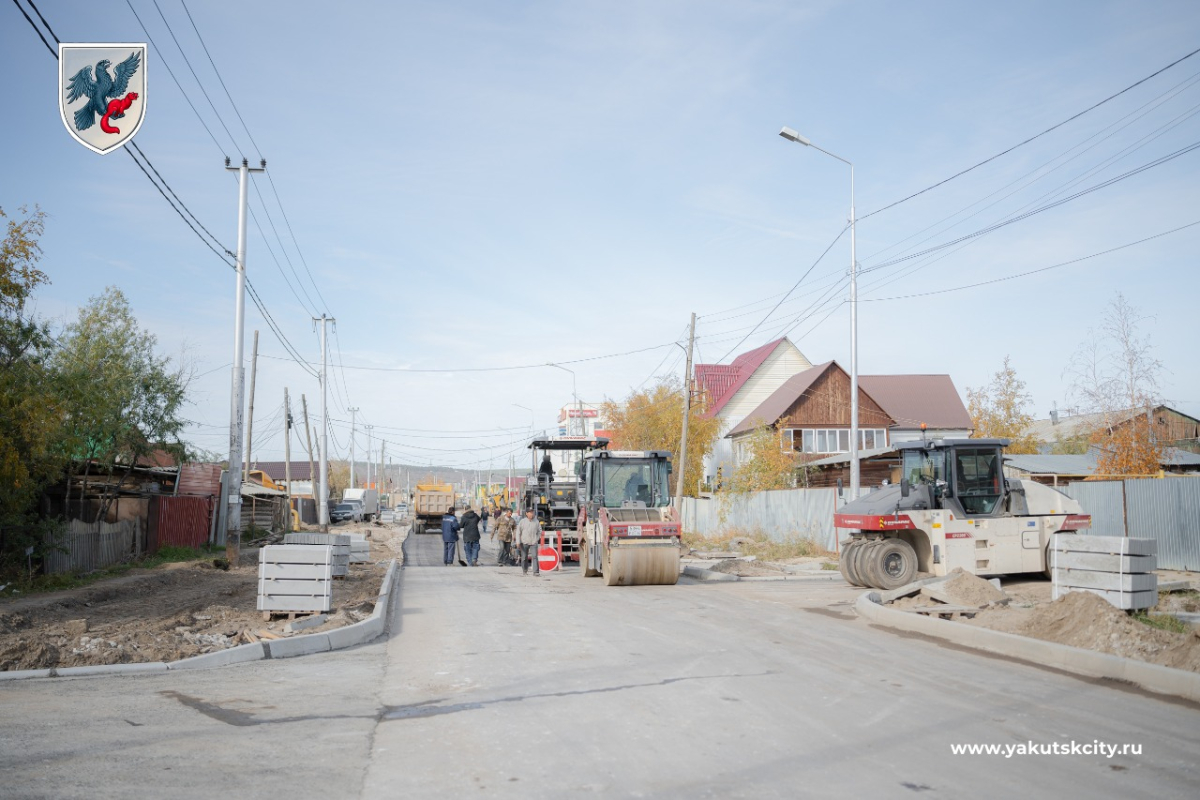 В Якутске завершено асфальтирование 17 дорожных объектов