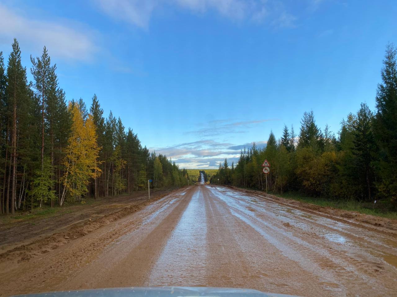В Якутии выровняли дорогу между Ленским и Мирнинским районами