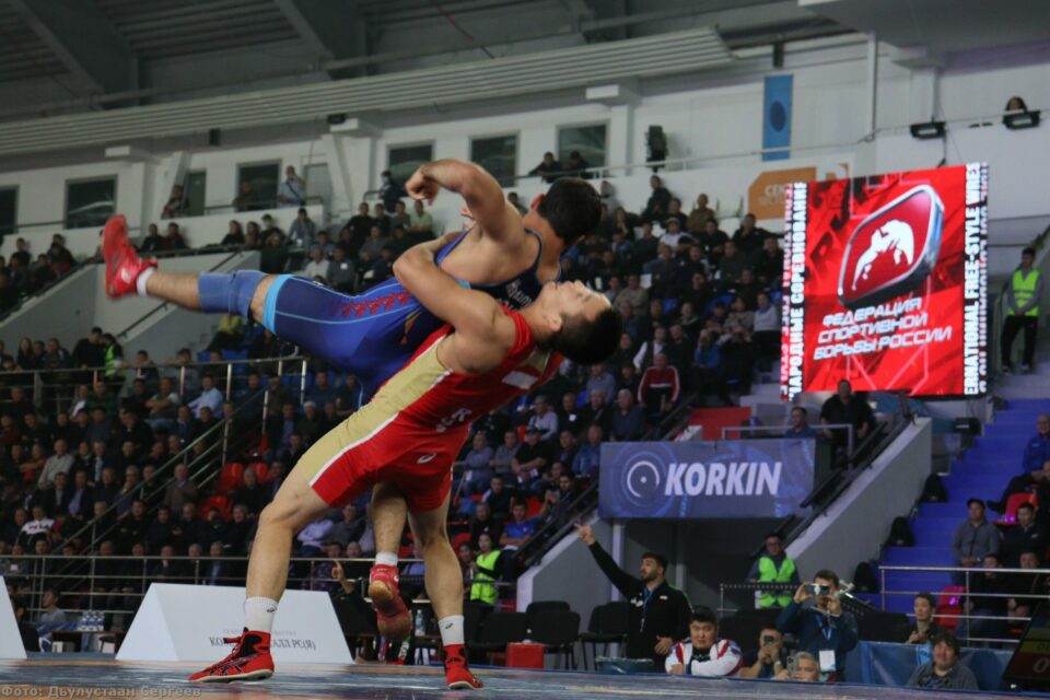 Борцы из Якутии добились выхода в четвертьфинал турнира памяти Дмитрия Коркина