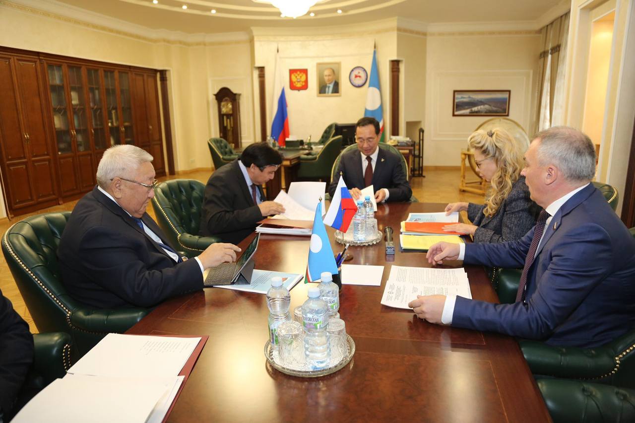 Глава Якутии провёл рабочую встречу с депутатами Госдумы и членами Совфеда