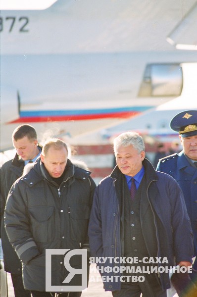 С Владимиром Путиным во время наводнения в Ленске. Фото из архива ЯСИА