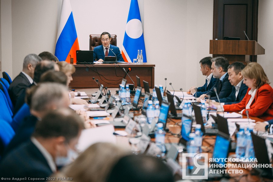 Глава Якутии сделал замечания ответственным за низкое исполнение нацпроектов в регионе