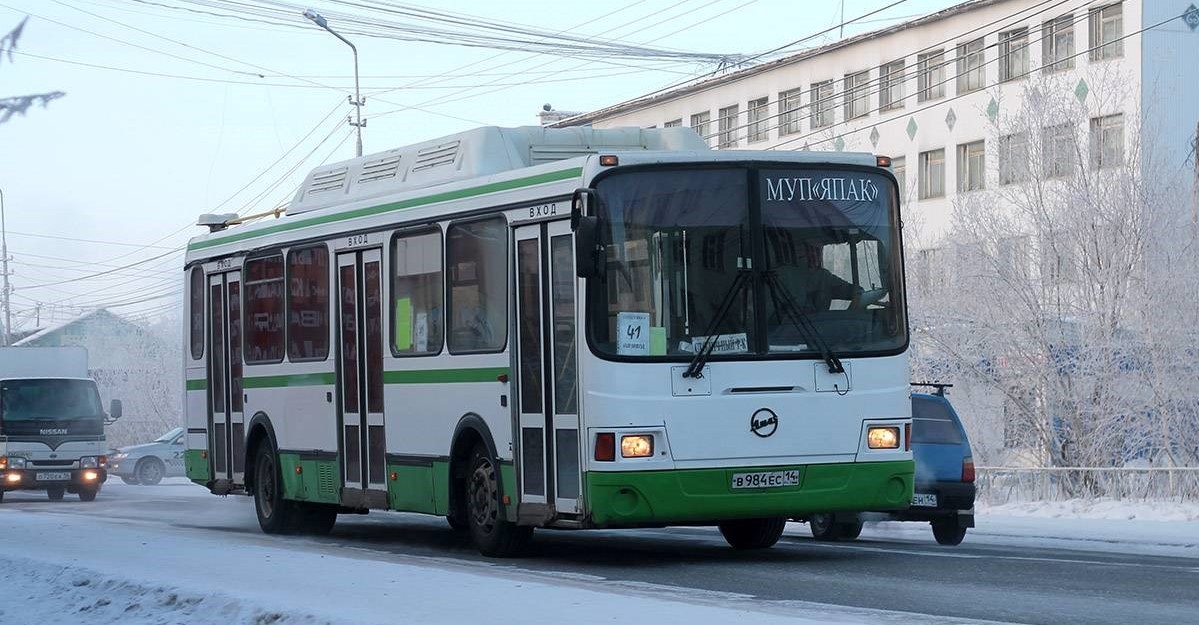 В Якутске возобновили движение автобусов по улице Якова Потапова