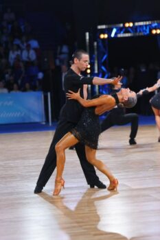 Мировые звёзды танцевального спорта выступят на турнире «Кубок Триколор» в Мирном