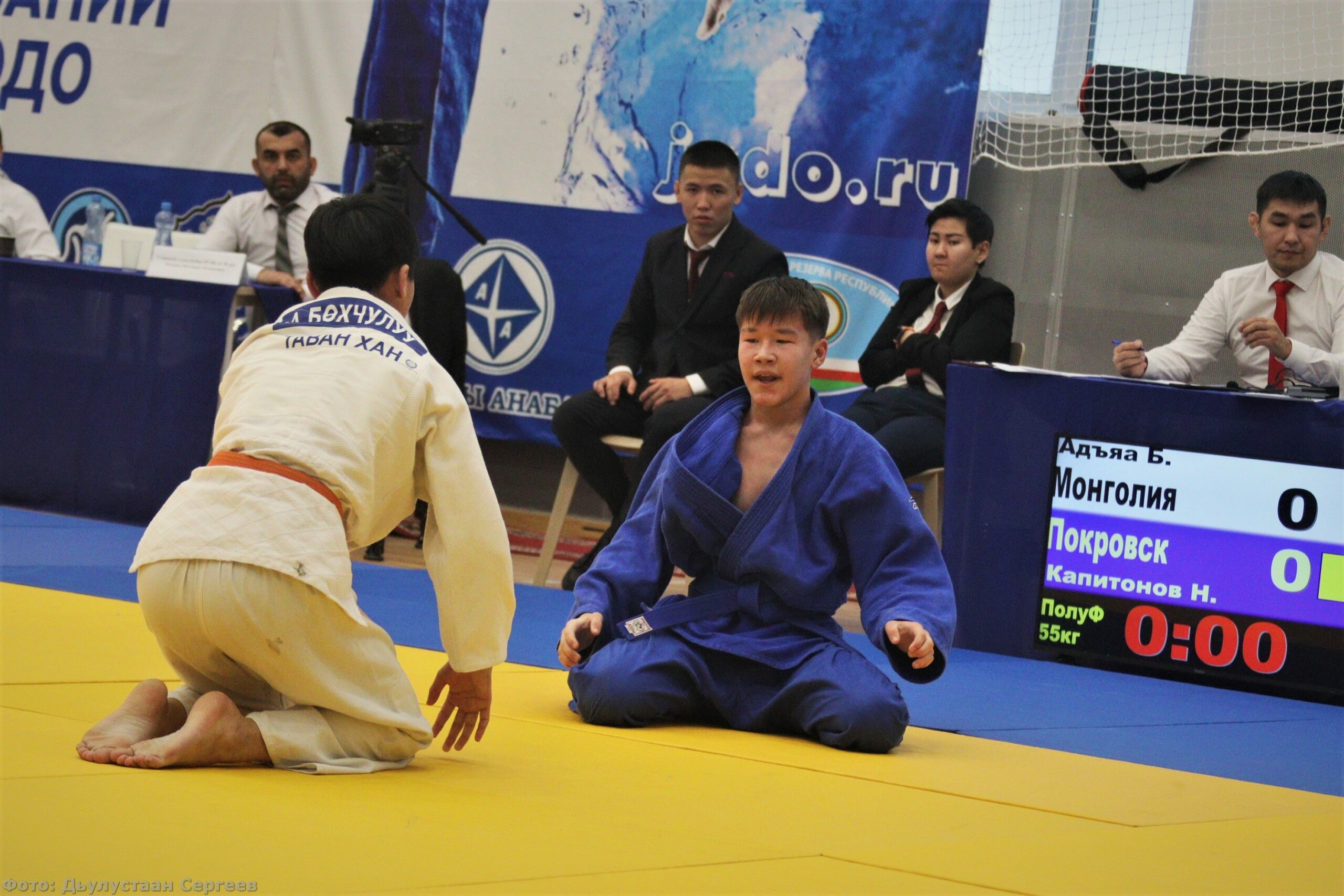 Три золотые медали завоевала команда из Монголии на Кубке Якутии по дзюдо