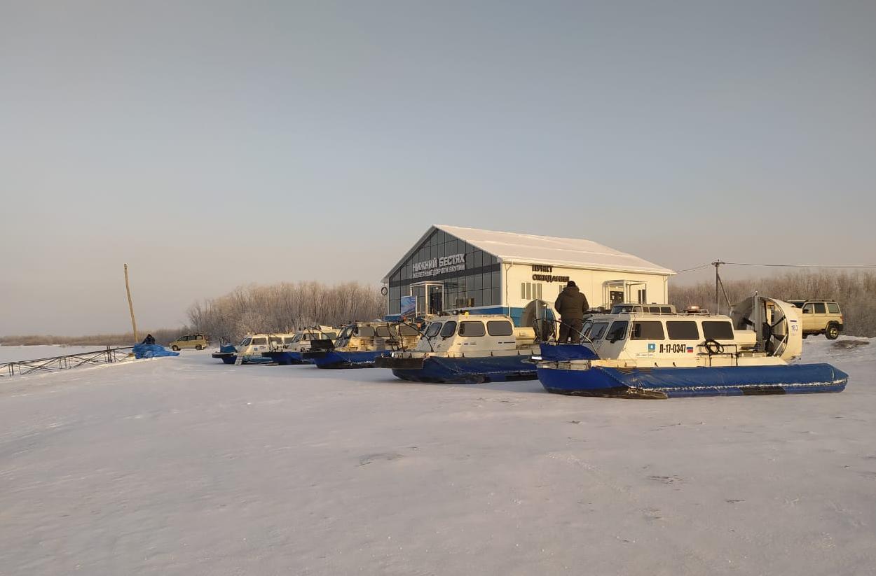 До 15 декабря продлили трансфер пассажиров «Железных дорог Якутии» через реку Лену