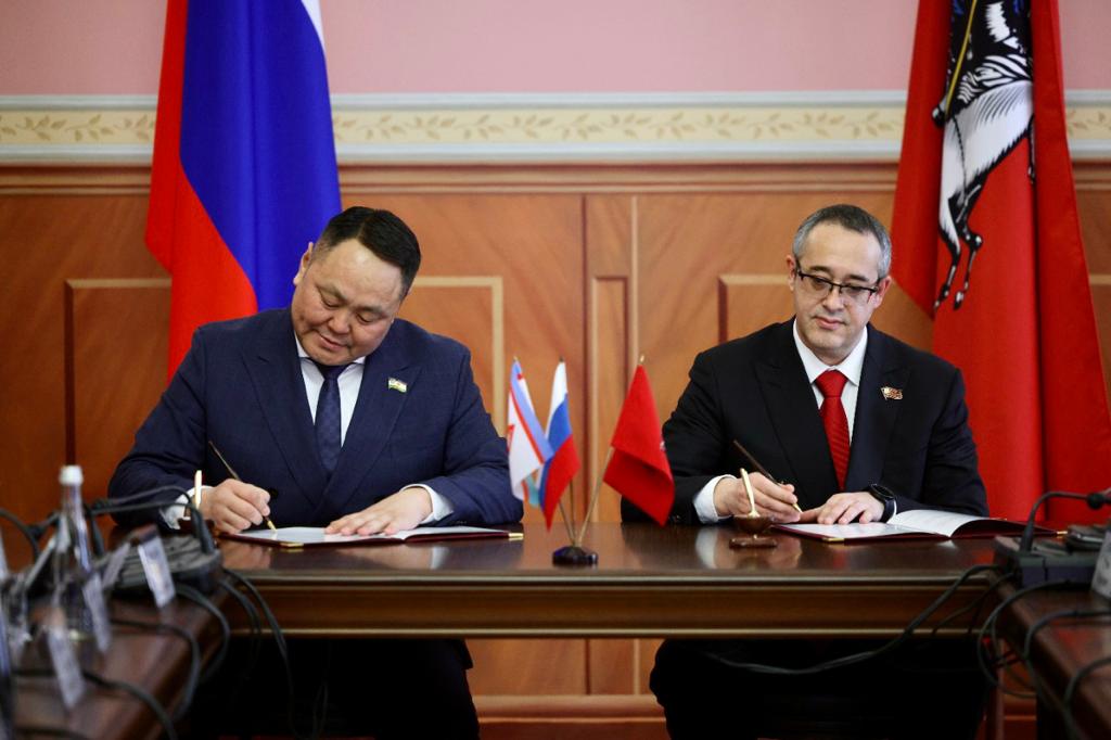Якутская городская Дума подписала протокол о сотрудничестве с Московской городской Думой