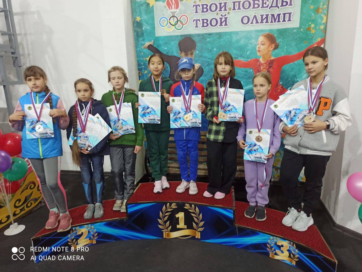 Юные шорт-трекисты из Якутии завоевали 11 медалей на межрегиональных соревнованиях