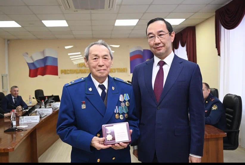 Глава Якутии поздравил работников прокуратуры с профессиональным праздником 
