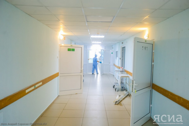 В Якутии за минувшие сутки 16 человек попали в больницу с коронавирусом