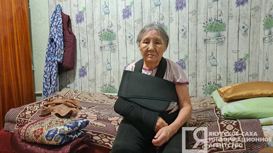 В Якутске после публикации ЯСИА пенсионерку из аварийного дома направят в реабилитационный центр