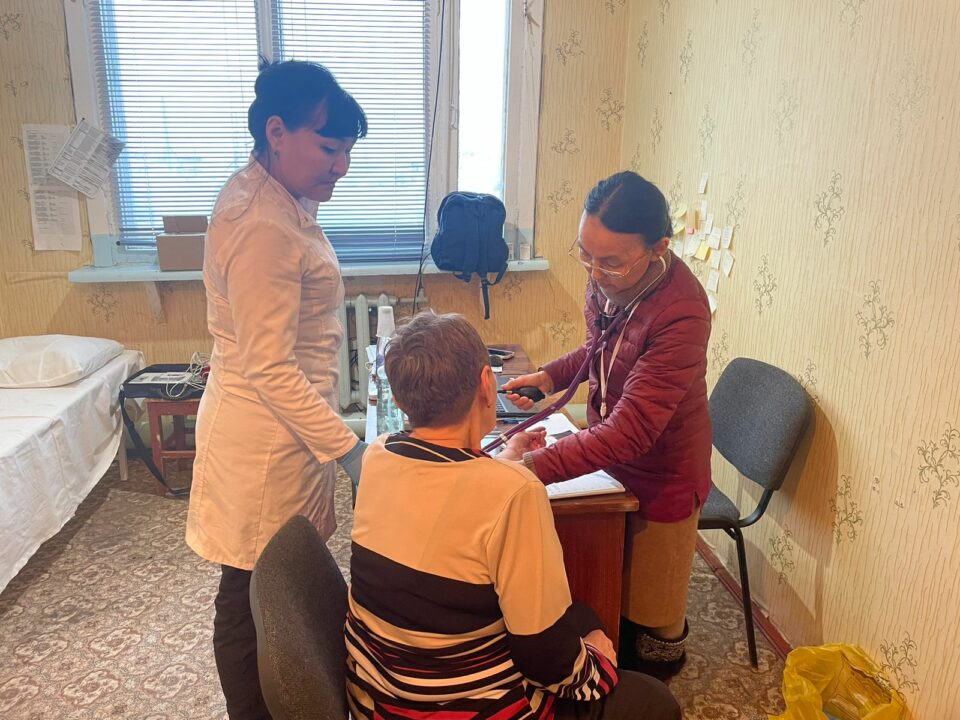 Мобильные врачи провели осмотр почти 500 жителей двух арктических районов Якутии