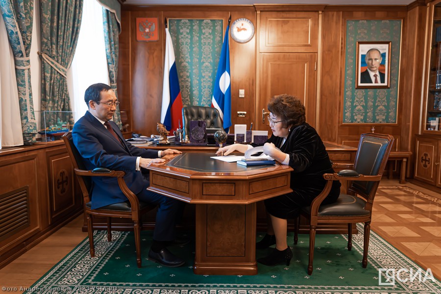 Вопросы сохранения и развития языков КМНС обсудил глава Якутии с народным депутатом
