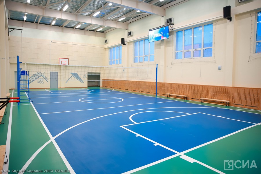 Спортивные залы шести школ обновят в Якутии