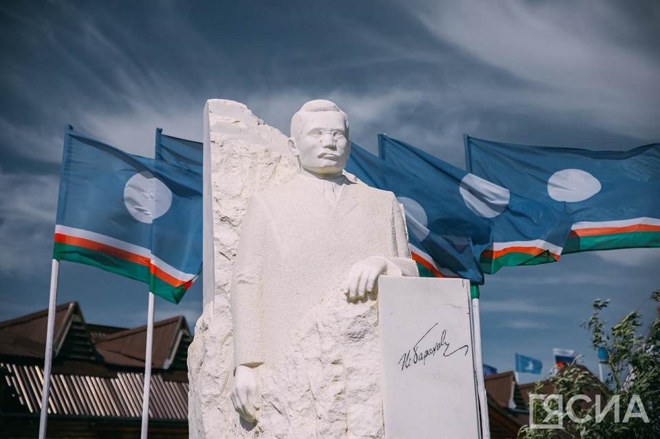 Памятник Исидору Барахову