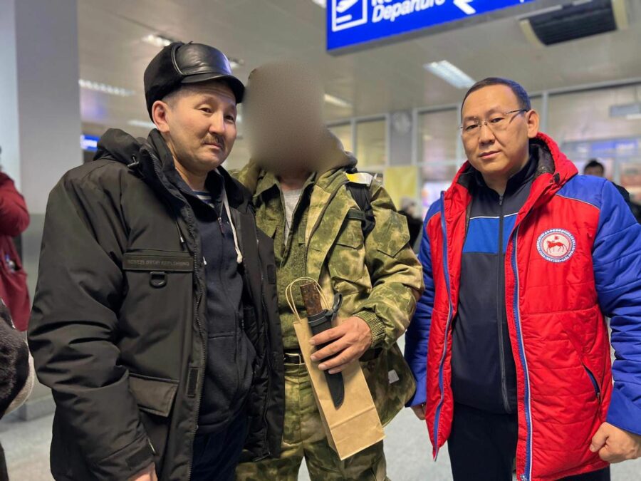 Представители Минспорта Якутии встретили бойцов, вернувшихся из зоны СВО