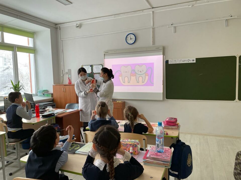Школьникам Якутска провели стоматологический урок. Фото Минздрава РС(Я)