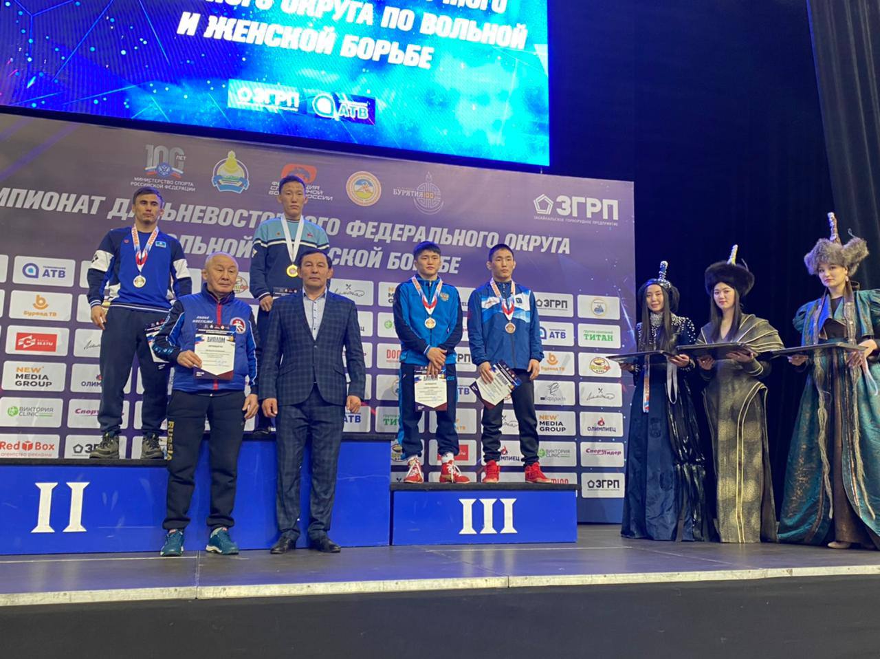Сборная Якутии выиграла 19 медалей чемпионата Дальнего Востока по вольной борьбе