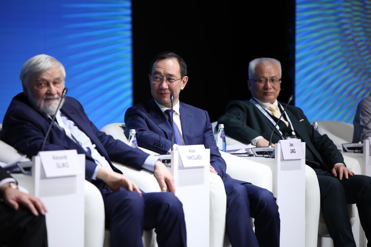 Глава Якутии: "Необходимо перейти к практическим решениям вопросов изменения климата"