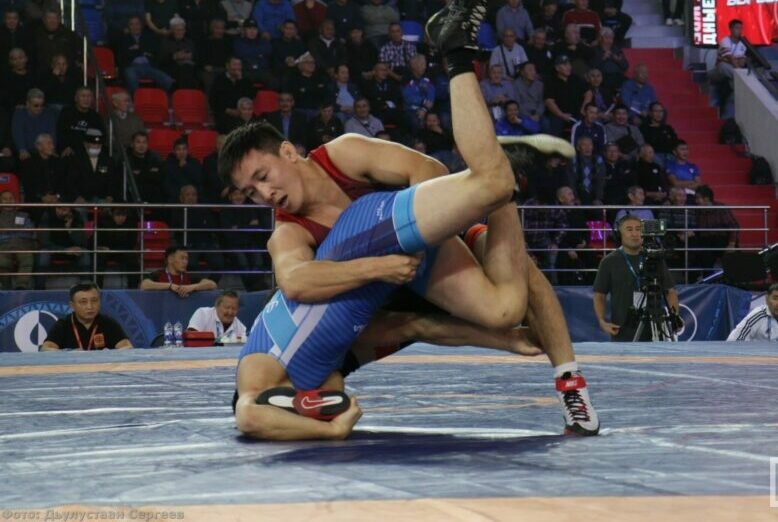 Якутянин Владимир Егоров оспорит бронзу чемпионата мира по вольной борьбе