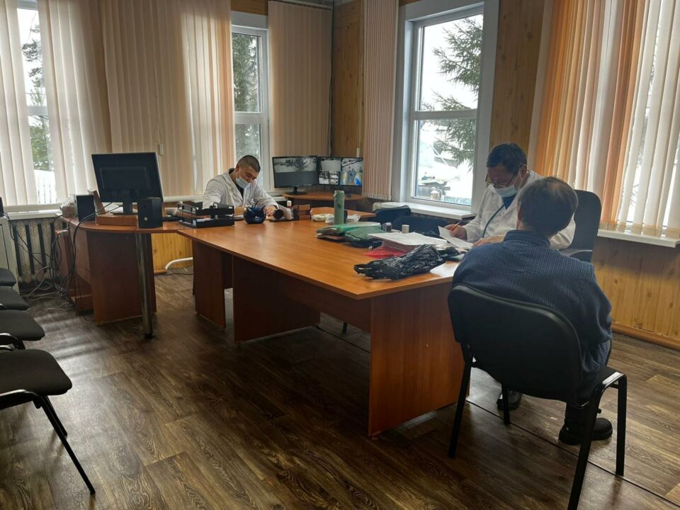 Медосмотры у узких специалистов пройдут жители сел Алданского района Якутии