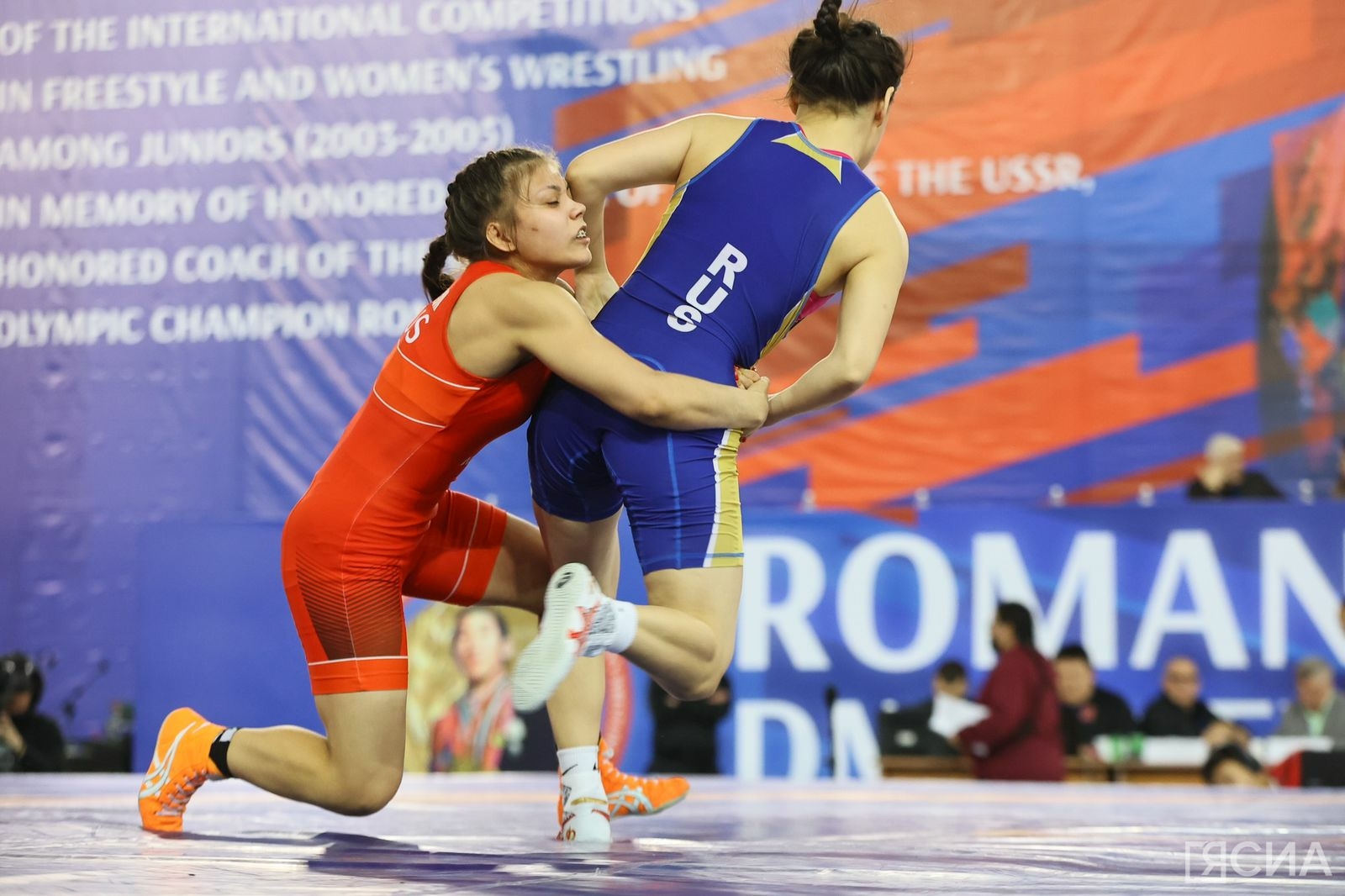 Александра Копылова из Якутии стала победительницей первенства России по женской борьбе